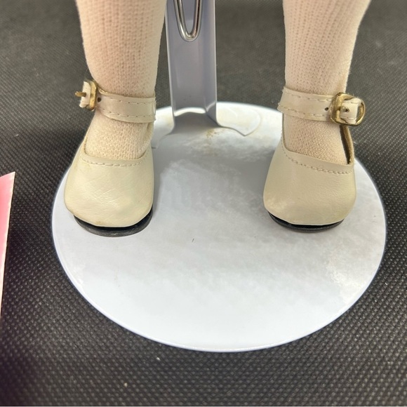 Paradise Galleries "Kathy" porcelain collectible doll - Picture 4 of 7